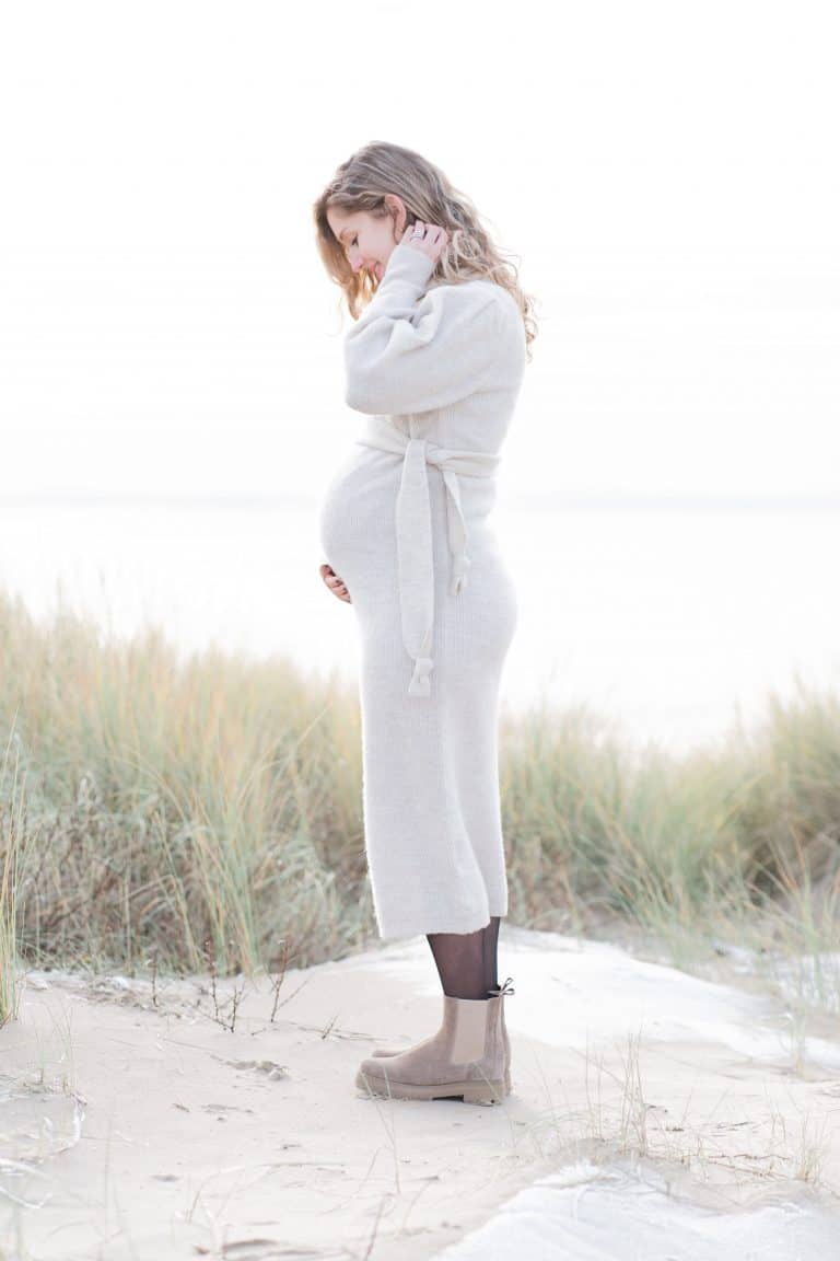 Zwangerschapsshoot Rockanje strand Zuid Holland